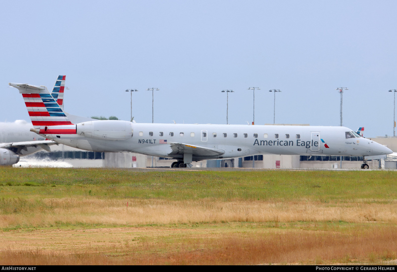 Aircraft Photo of N941LT | Embraer ERJ-145LR (EMB-145LR) | American Eagle | AirHistory.net #697357