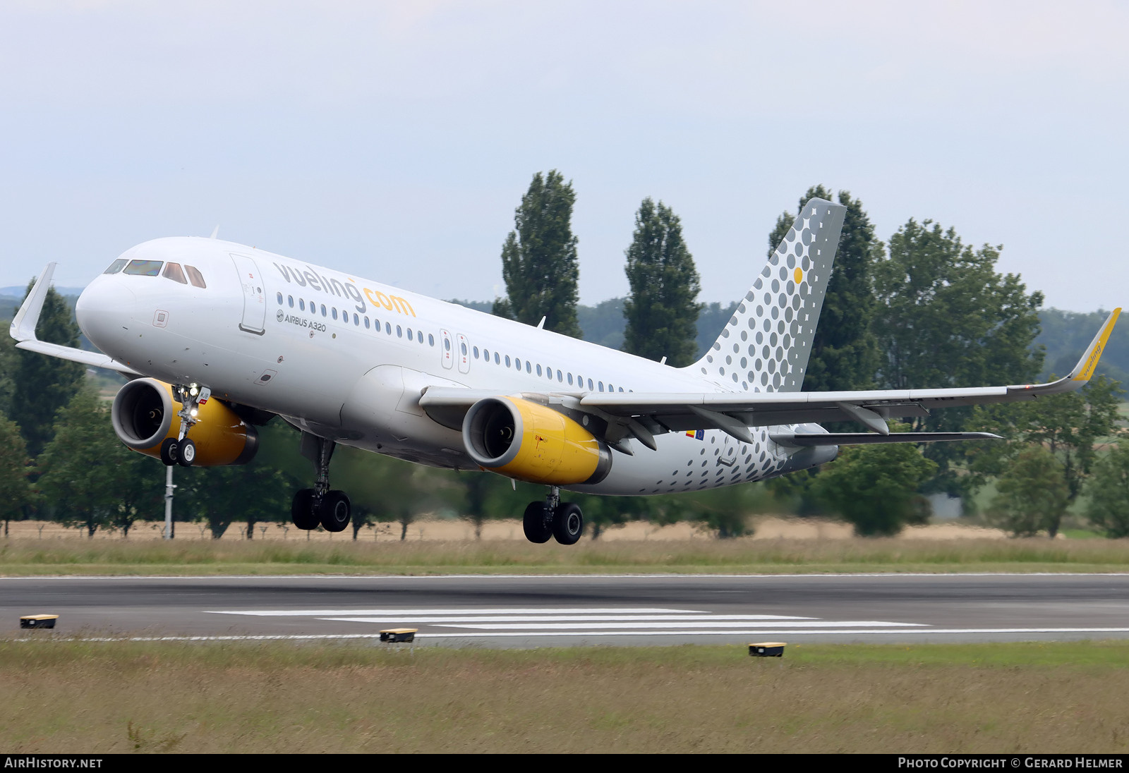 Aircraft Photo of EC-MJB | Airbus A320-232 | Vueling Airlines | AirHistory.net #697401