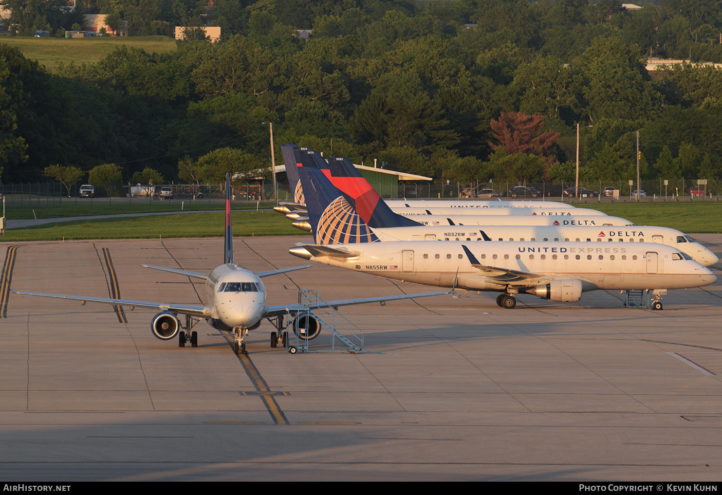Aircraft Photo of N855RW | Embraer 170SE (ERJ-170-100SE) | United Express | AirHistory.net #697409