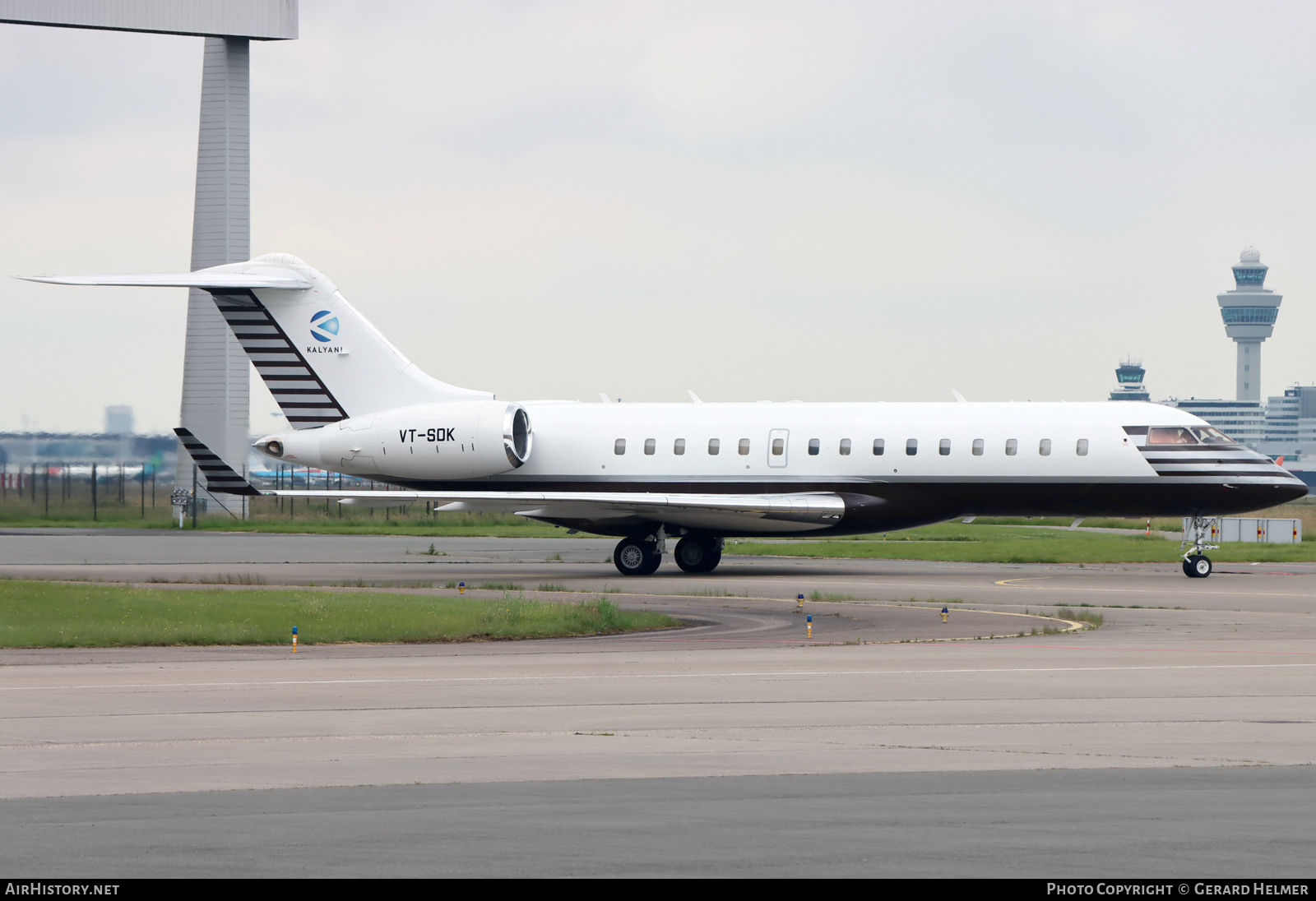 Aircraft Photo of VT-SDK | Bombardier Global Express (BD-700-1A10) | Kalyani Group | AirHistory.net #697411