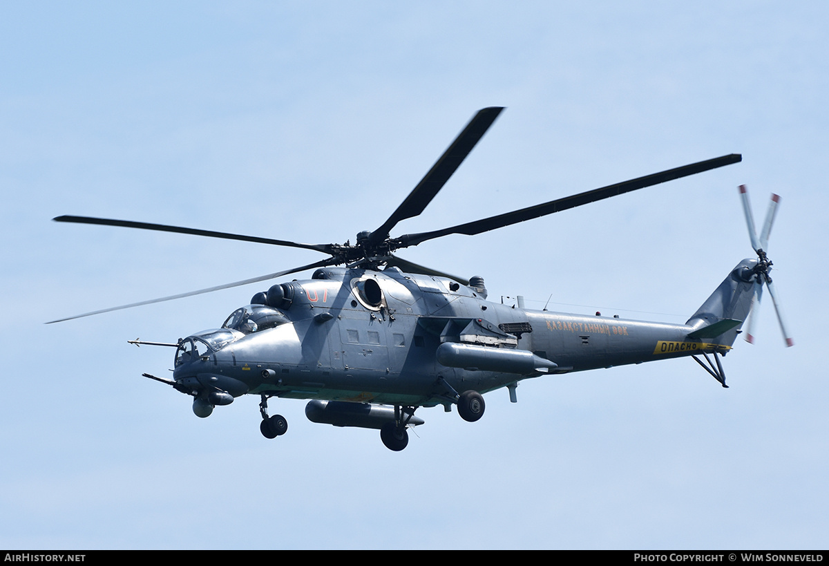 Aircraft Photo of 07 red | Mil Mi-35M | Kazakhstan - Air Force | AirHistory.net #697538