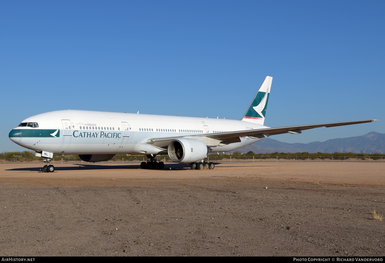 Aircraft Photo of B-HNL | Boeing 777-267 | Cathay Pacific Airways | AirHistory.net #697583