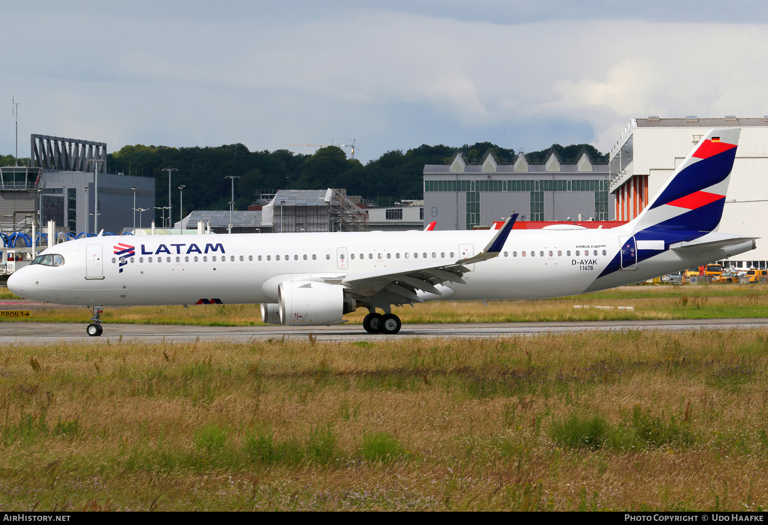 Aircraft Photo of D-AYAK / PS-LBK | Airbus A321-271NX | LATAM Airlines | AirHistory.net #697870