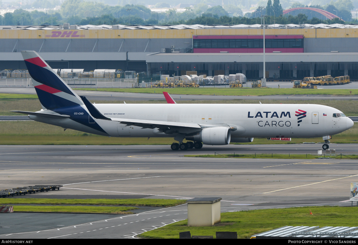 Aircraft Photo of CC-CXD | Boeing 767-316/ER(BCF) | LATAM Cargo | AirHistory.net #698038