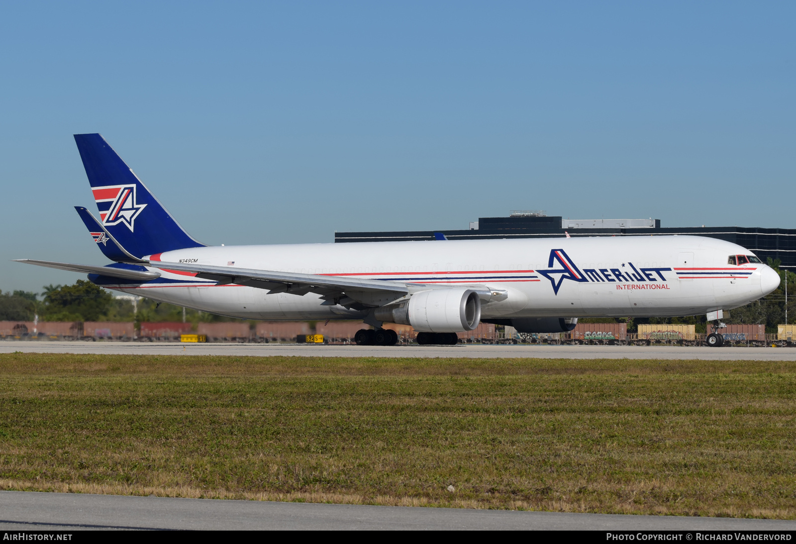Aircraft Photo of N349CM | Boeing 767-323/ER(BDSF) | Amerijet International | AirHistory.net #698116