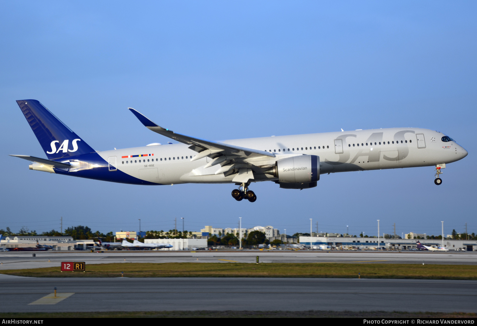 Aircraft Photo of SE-RSE | Airbus A350-941 | Scandinavian Airlines - SAS | AirHistory.net #698141