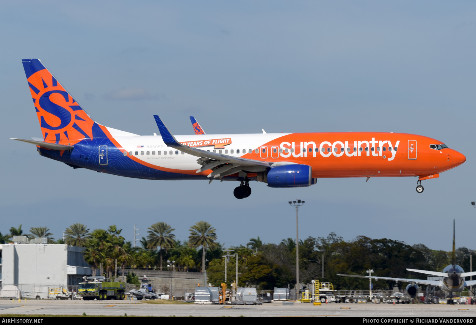 Aircraft Photo of N830SY | Boeing 737-83N | Sun Country Airlines | AirHistory.net #698152