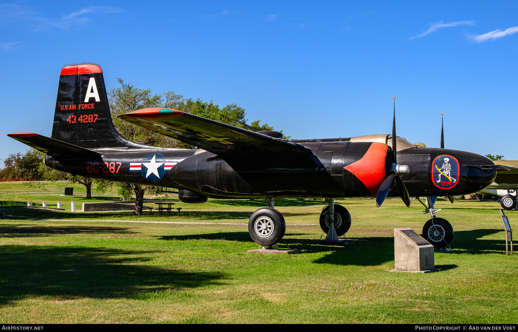 Aircraft Photo of 44-34287 / 434287 | Douglas A-26C Invader | USA - Air Force | AirHistory.net #698232