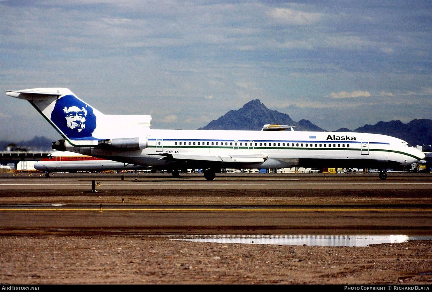 Aircraft Photo of N325AS | Boeing 727-247 | Alaska Airlines | AirHistory.net #698243