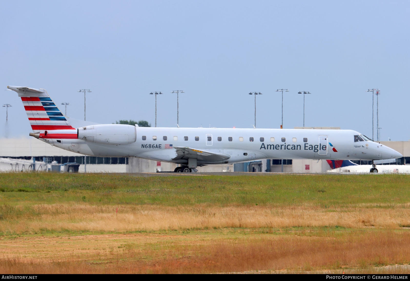 Aircraft Photo of N686AE | Embraer ERJ-145LR (EMB-145LR) | American Eagle | AirHistory.net #698345