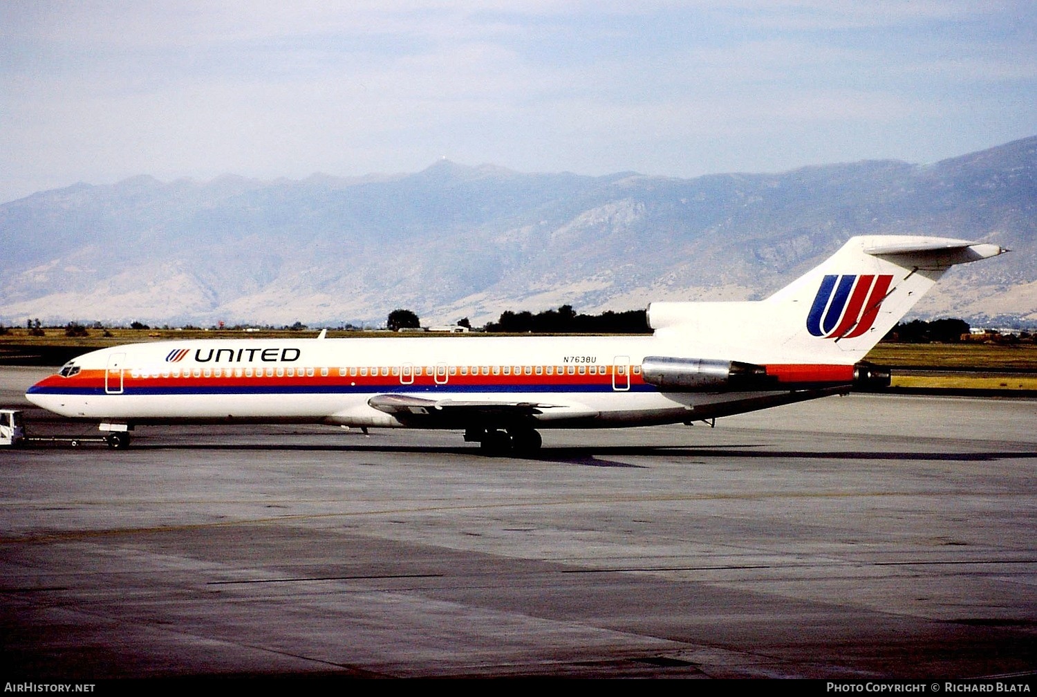 Aircraft Photo of N7638U | Boeing 727-222 | United Airlines | AirHistory.net #698386