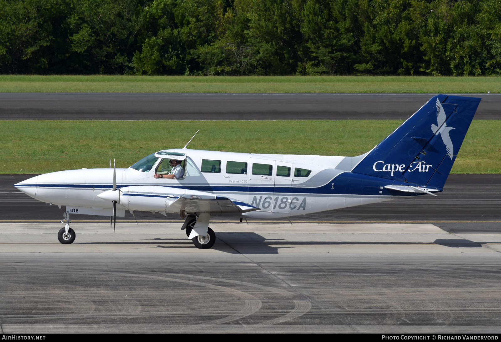 Aircraft Photo of N618CA | Cessna 402C Utililiner | Cape Air | AirHistory.net #698525