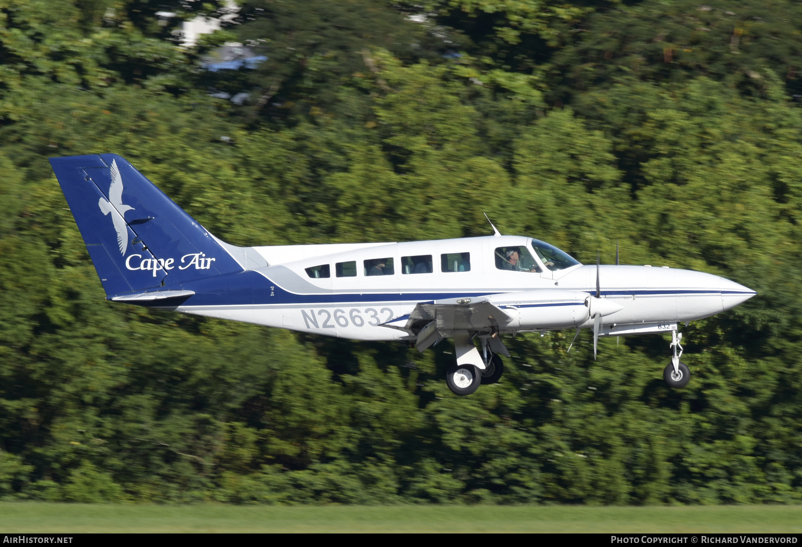 Aircraft Photo of N26632 | Cessna 402C Utililiner | Cape Air | AirHistory.net #698539