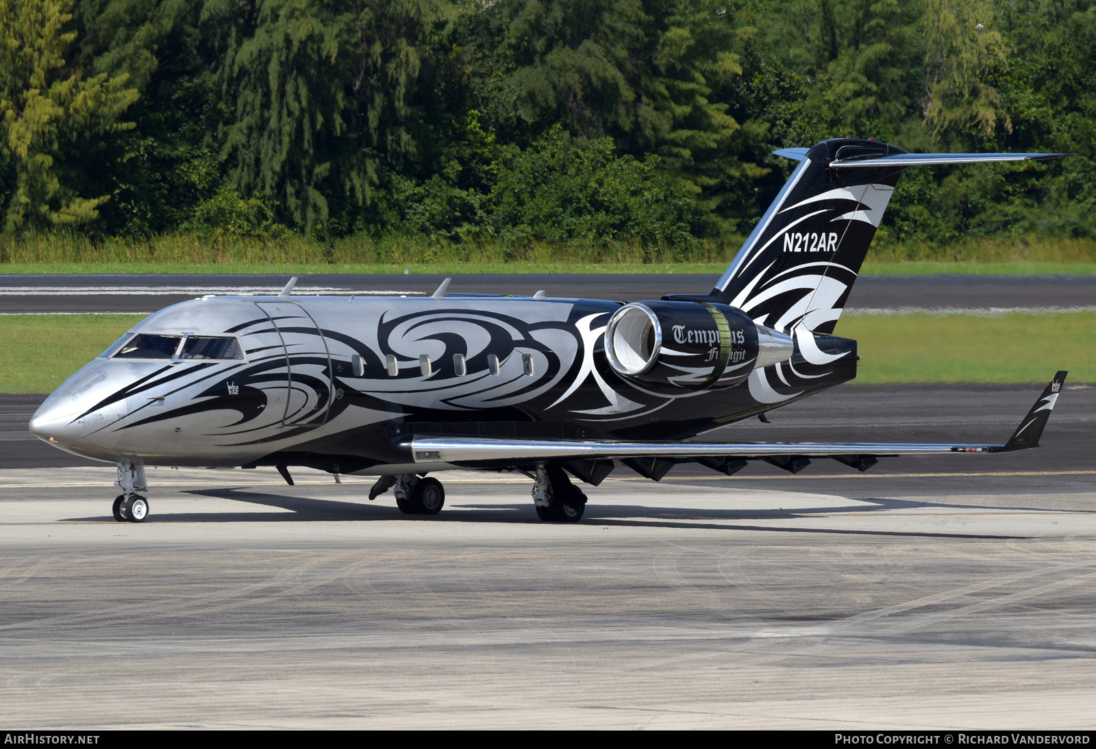 Aircraft Photo of N212AR | Canadair Challenger 601-3R (CL-600-2B16) | AirHistory.net #698566