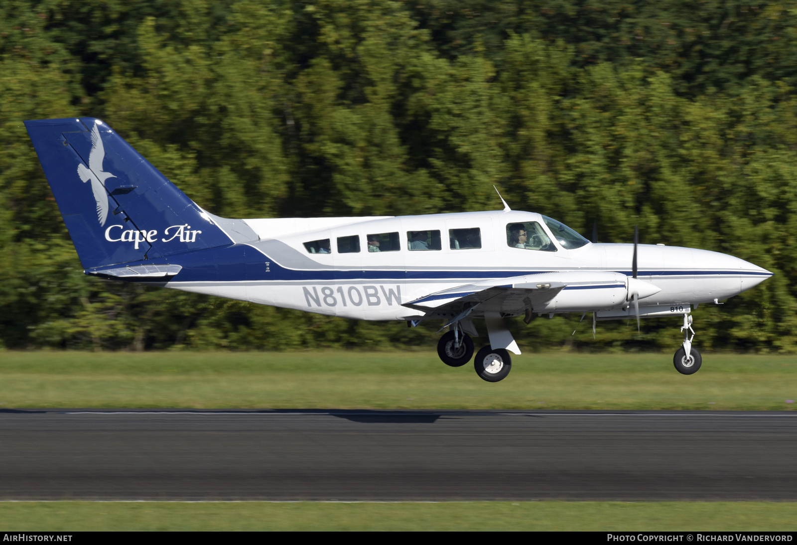 Aircraft Photo of N810BW | Cessna 402C Utililiner | Cape Air | AirHistory.net #698592
