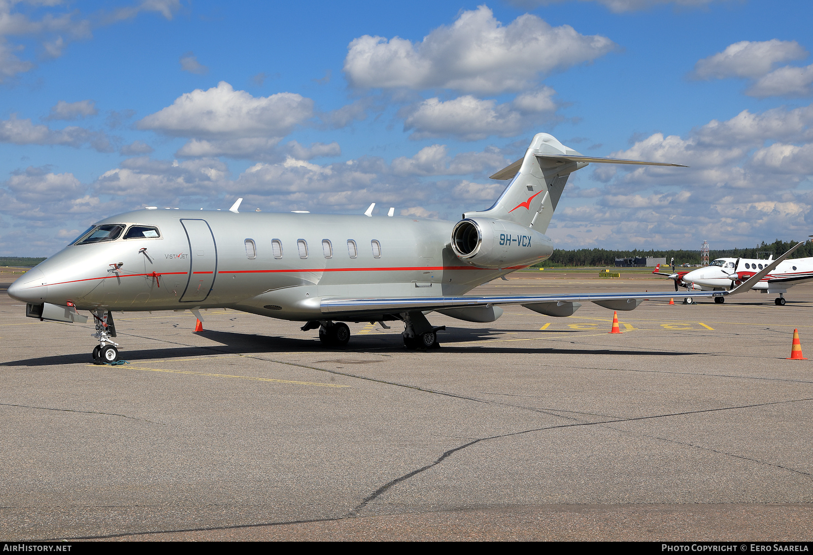 Aircraft Photo of 9H-VCX | Bombardier Challenger 350 (BD-100-1A10) | VistaJet | AirHistory.net #698708