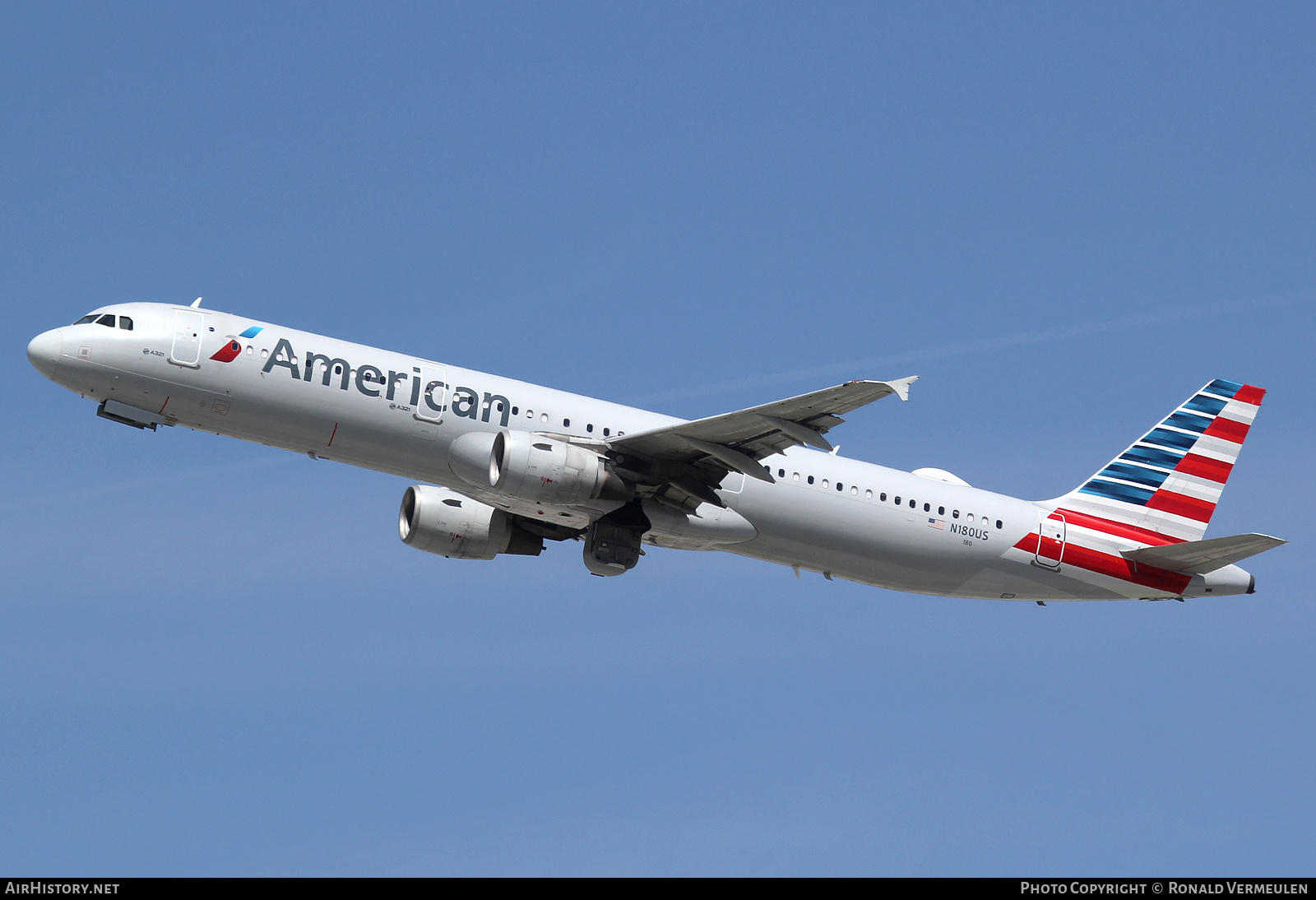 Aircraft Photo of N180US | Airbus A321-211 | American Airlines | AirHistory.net #698806