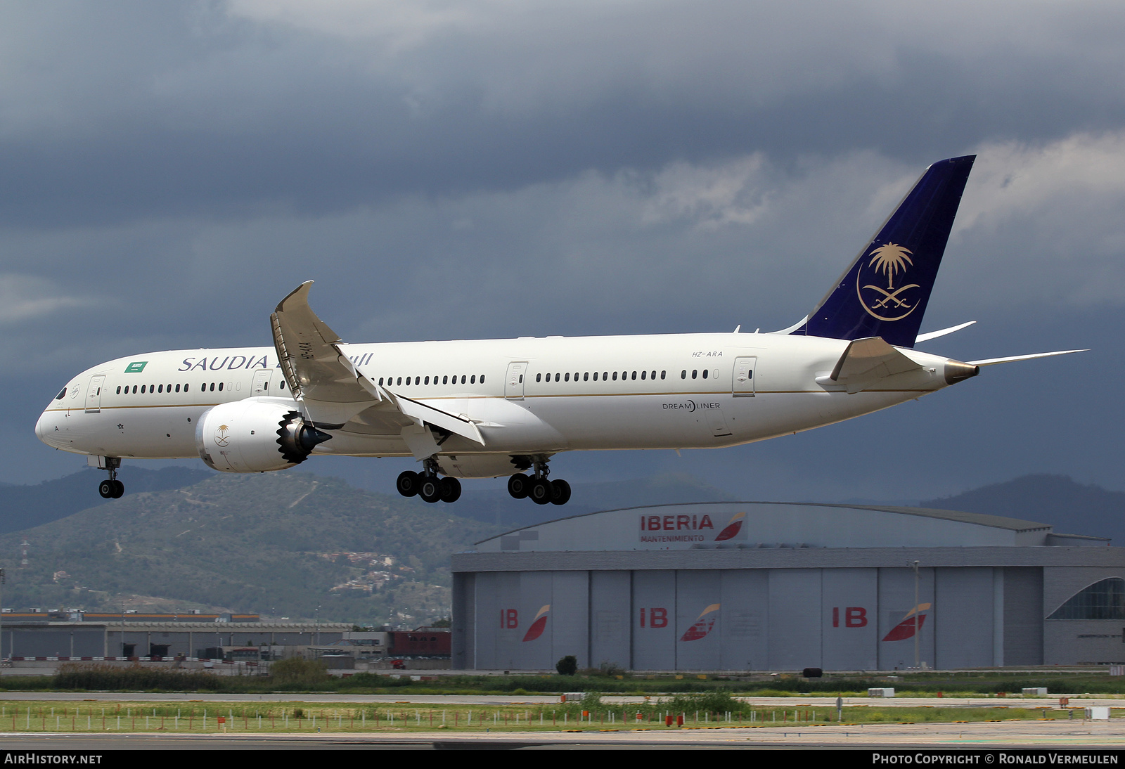 Aircraft Photo of HZ-ARA | Boeing 787-9 Dreamliner | Saudia - Saudi Arabian Airlines | AirHistory.net #698918