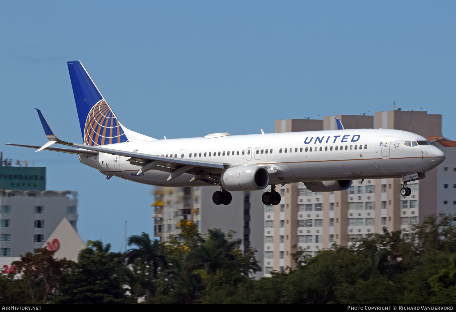 Aircraft Photo of N62895 | Boeing 737-900/ER | United Airlines | AirHistory.net #698944