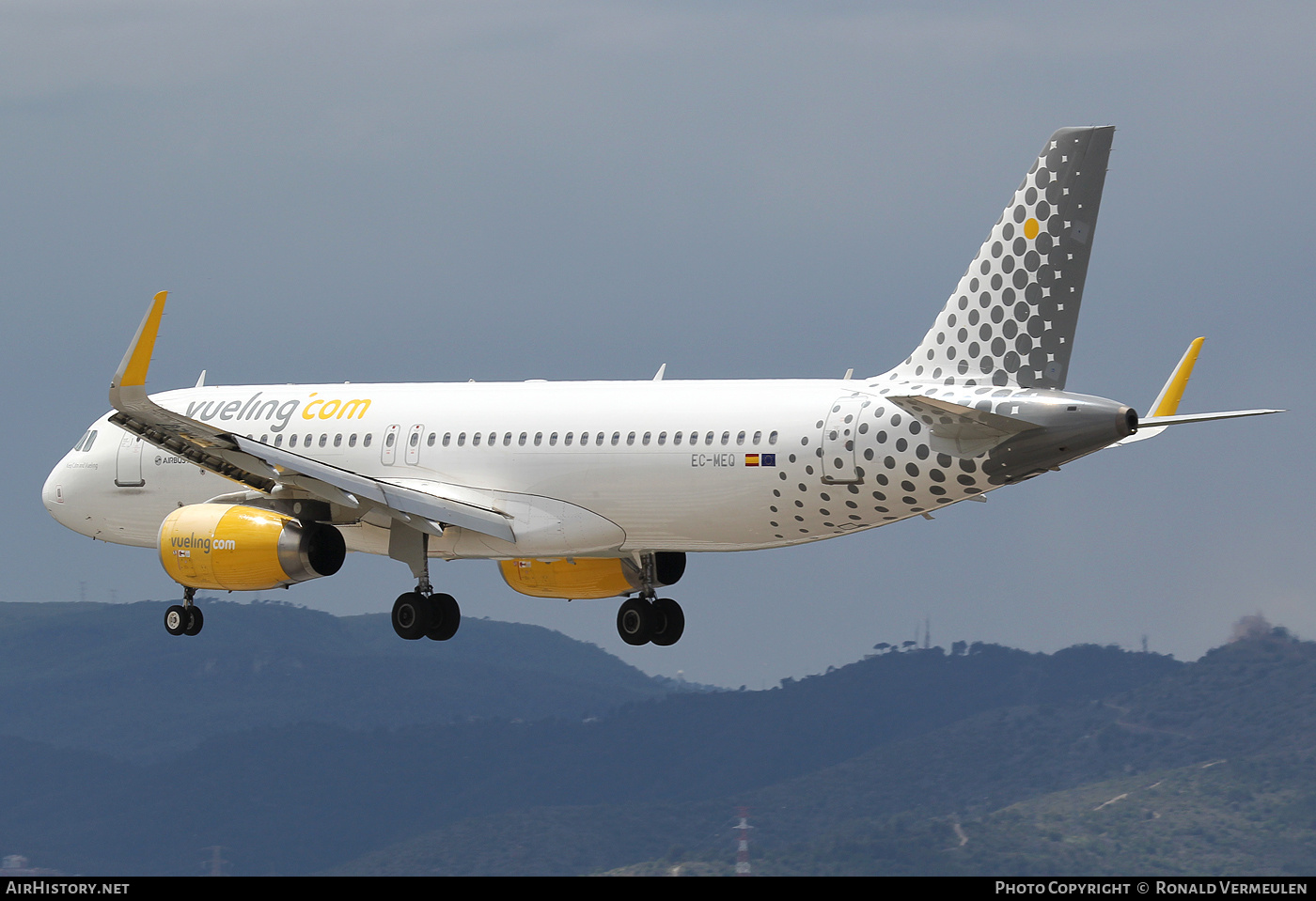 Aircraft Photo of EC-MEQ | Airbus A320-232 | Vueling Airlines | AirHistory.net #699087