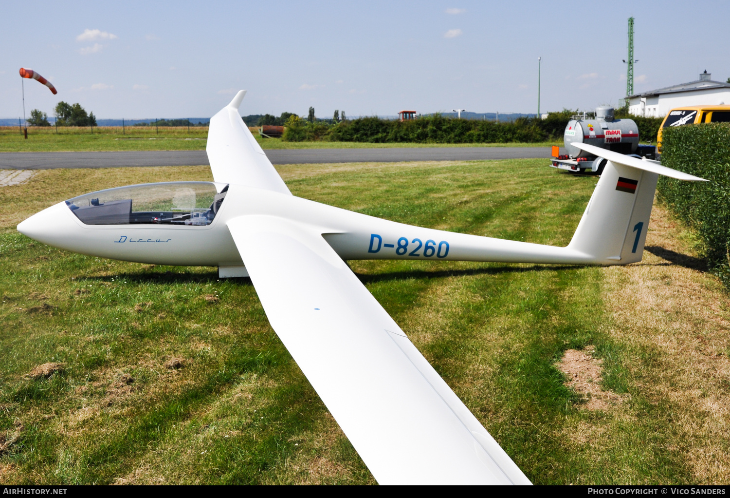 Aircraft Photo of D-8260 | Schempp-Hirth Discus b | AirHistory.net #699280