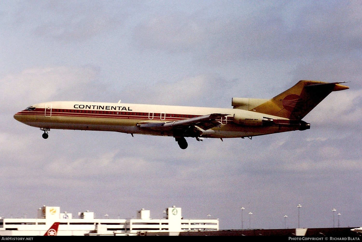 Aircraft Photo of N580PE | Boeing 727-243/Adv | Continental Airlines | AirHistory.net #699310