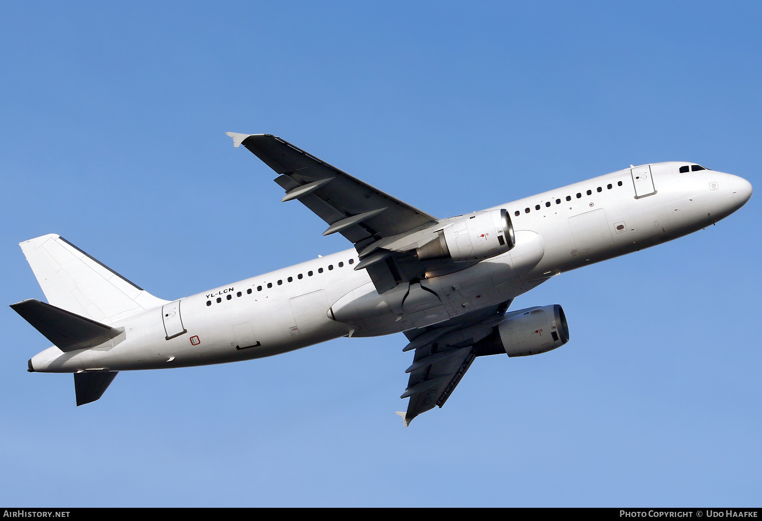 Aircraft Photo of YL-LCN | Airbus A320-211 | AirHistory.net #699318