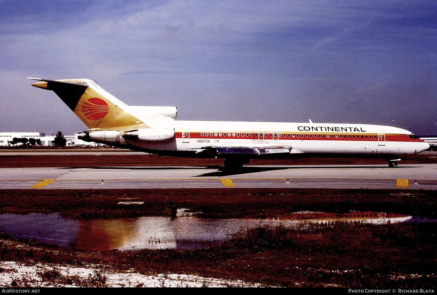 Aircraft Photo of N88708 | Boeing 727-224 | Continental Airlines | AirHistory.net #699324