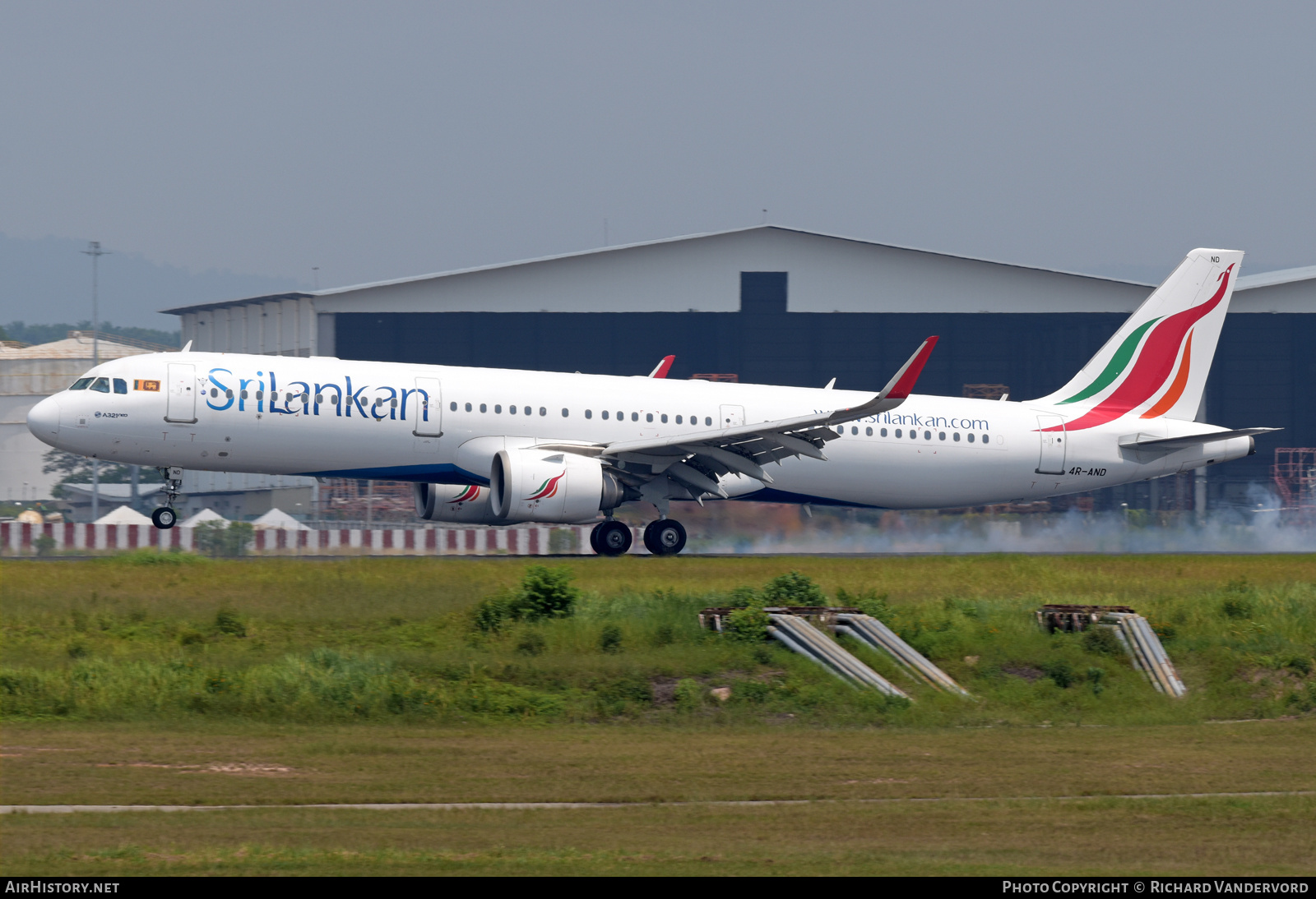 Aircraft Photo of 4R-AND | Airbus A321-251N | SriLankan Airlines | AirHistory.net #699354