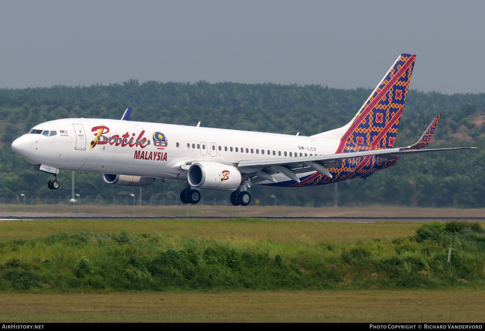 Aircraft Photo of 9M-LCV | Boeing 737-8U3 | Batik Air Malaysia | AirHistory.net #699357
