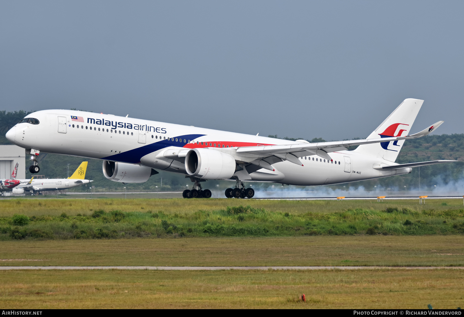 Aircraft Photo of 9M-MAE | Airbus A350-941 | Malaysia Airlines | AirHistory.net #699363