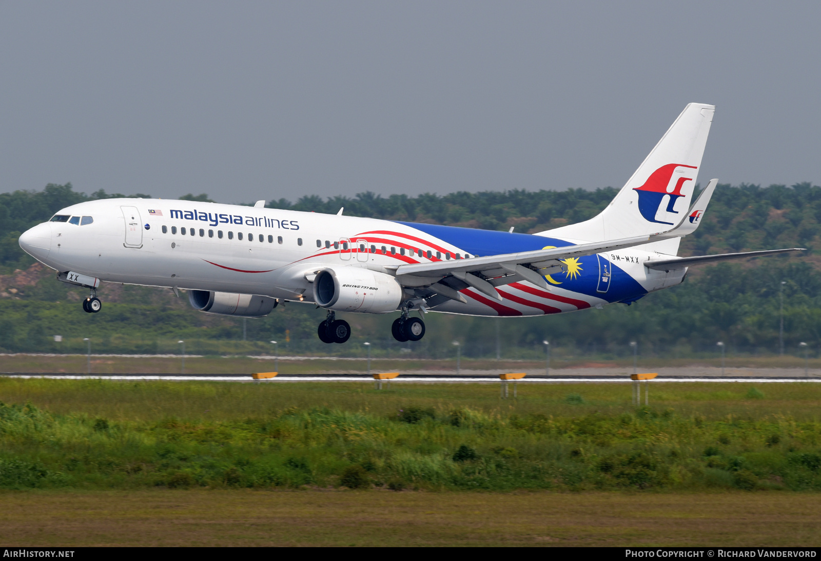 Aircraft Photo of 9M-MXX | Boeing 737-8H6 | Malaysia Airlines | AirHistory.net #699367