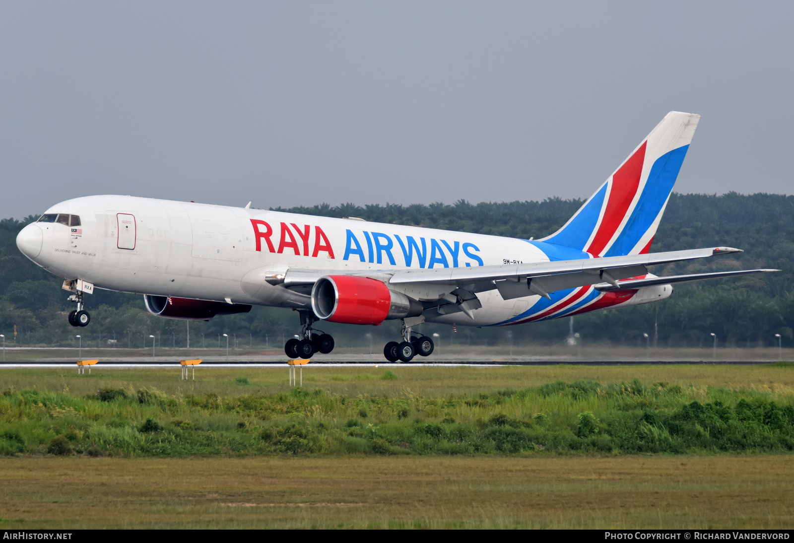 Aircraft Photo of 9M-RXA | Boeing 767-223(BDSF) | Raya Airways | AirHistory.net #699369