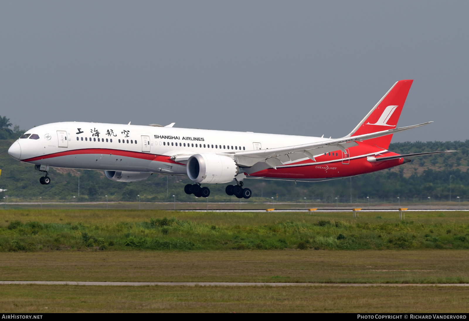 Aircraft Photo of B-208X | Boeing 787-9 Dreamliner | Shanghai Airlines | AirHistory.net #699375