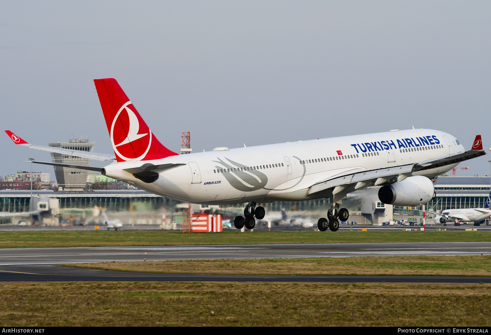 Aircraft Photo of TC-JNK | Airbus A330-343E | Turkish Airlines | AirHistory.net #699664