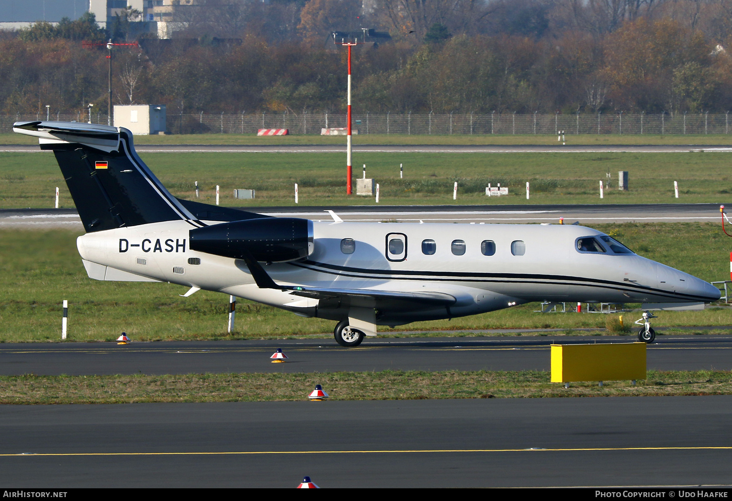 Aircraft Photo of D-CASH | Embraer EMB-505 Phenom 300 | Air Hamburg | AirHistory.net #699785