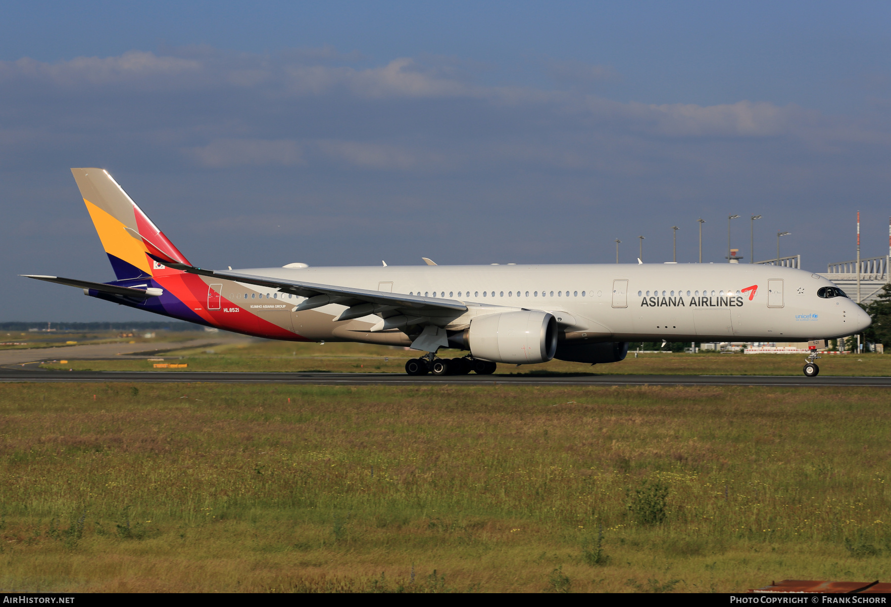 Aircraft Photo of HL8521 | Airbus A350-941 | Asiana Airlines | AirHistory.net #699801