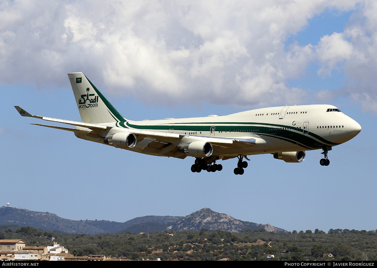 Aircraft Photo of HZ-WBT7 | Boeing 747-4J6 | Kingdom Holding Company | AirHistory.net #699854