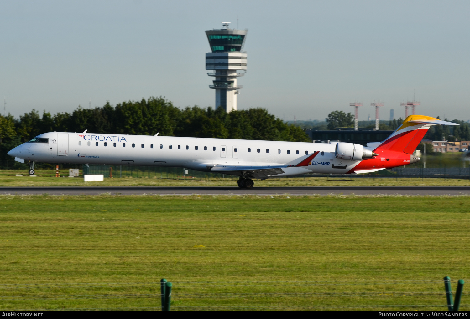 Aircraft Photo of EC-MNR | Bombardier CRJ-1000 (CL-600-2E25) | Croatia Airlines | AirHistory.net #699860