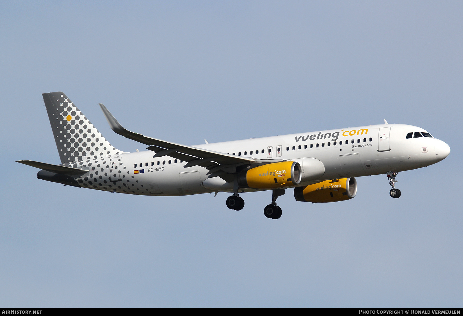 Aircraft Photo of EC-MYC | Airbus A320-232 | Vueling Airlines | AirHistory.net #700041