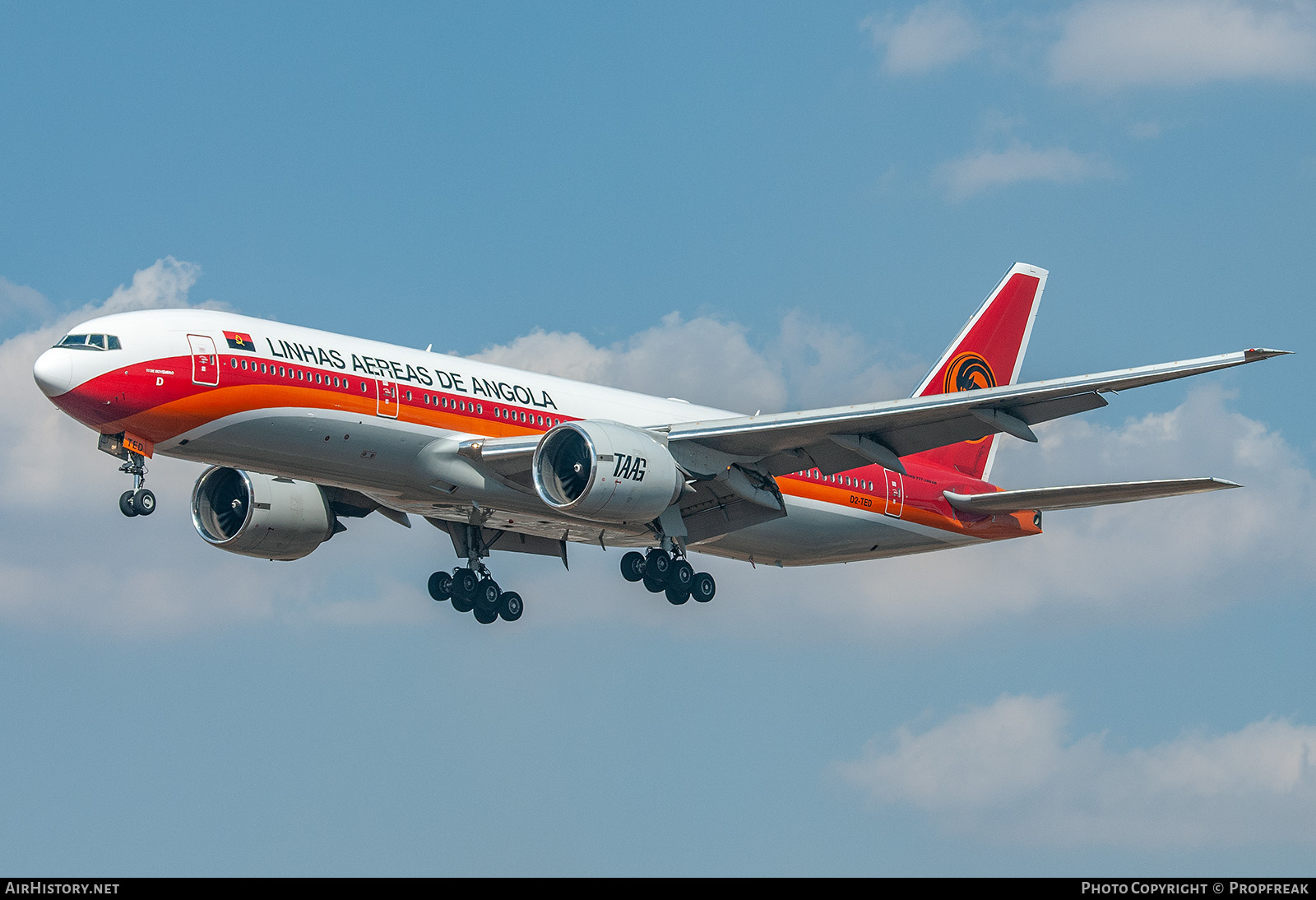 Aircraft Photo of D2-TED | Boeing 777-2M2/ER | TAAG Angola Airlines - Linhas Aéreas de Angola | AirHistory.net #700059