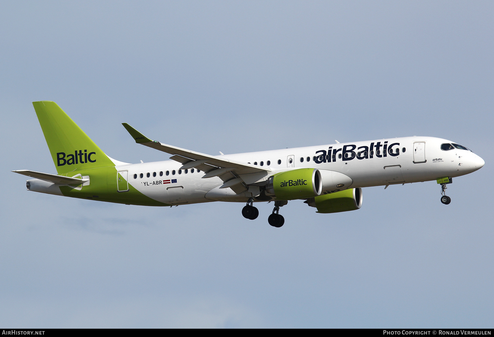 Aircraft Photo of YL-ABR | Airbus A220-371 (BD-500-1A11) | AirBaltic | AirHistory.net #700081