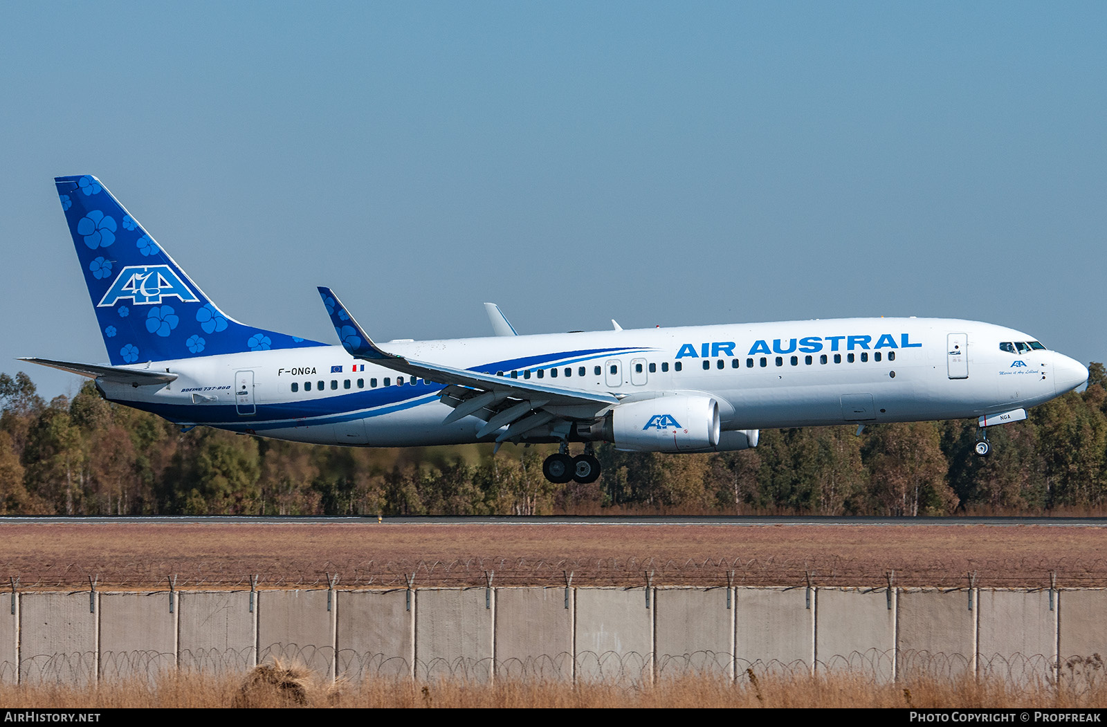 Aircraft Photo of F-ONGA | Boeing 737-89M | Air Austral | AirHistory.net #700126
