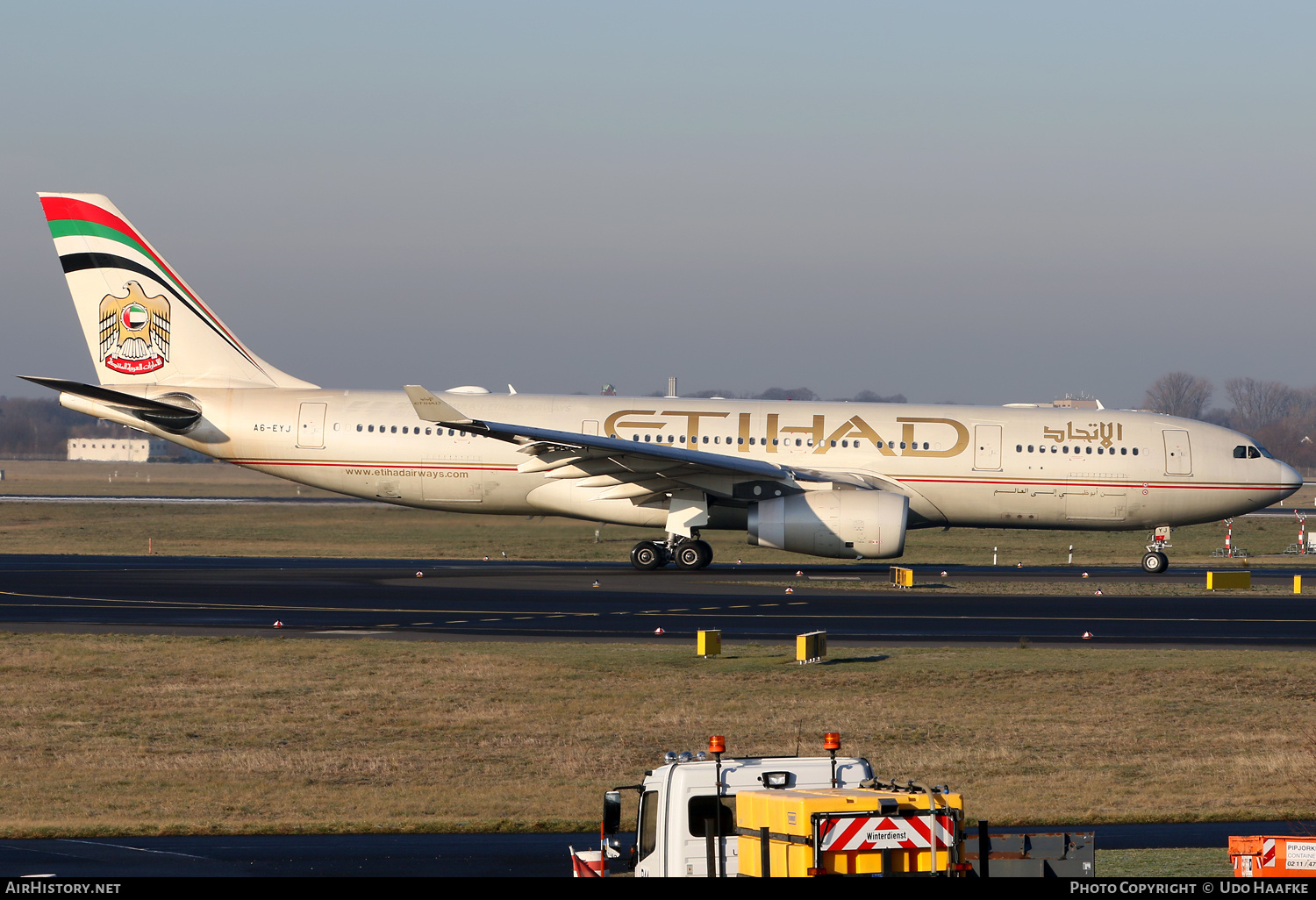Aircraft Photo of A6-EYJ | Airbus A330-243 | Etihad Airways | AirHistory.net #700136