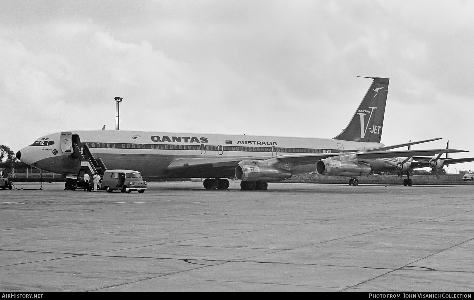 Aircraft Photo of VH-EBO | Boeing 707-338C | Qantas | AirHistory.net #700370