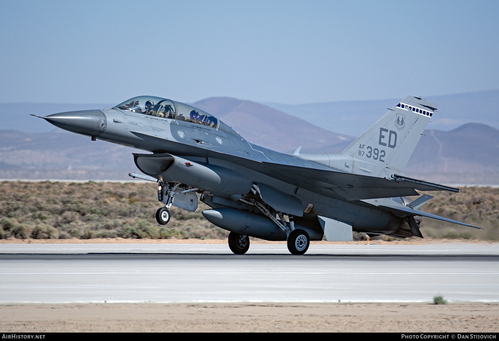 Aircraft Photo of 87-0392 / AF87-392 | General Dynamics F-16DM Fighting Falcon | USA - Air Force | AirHistory.net #700487