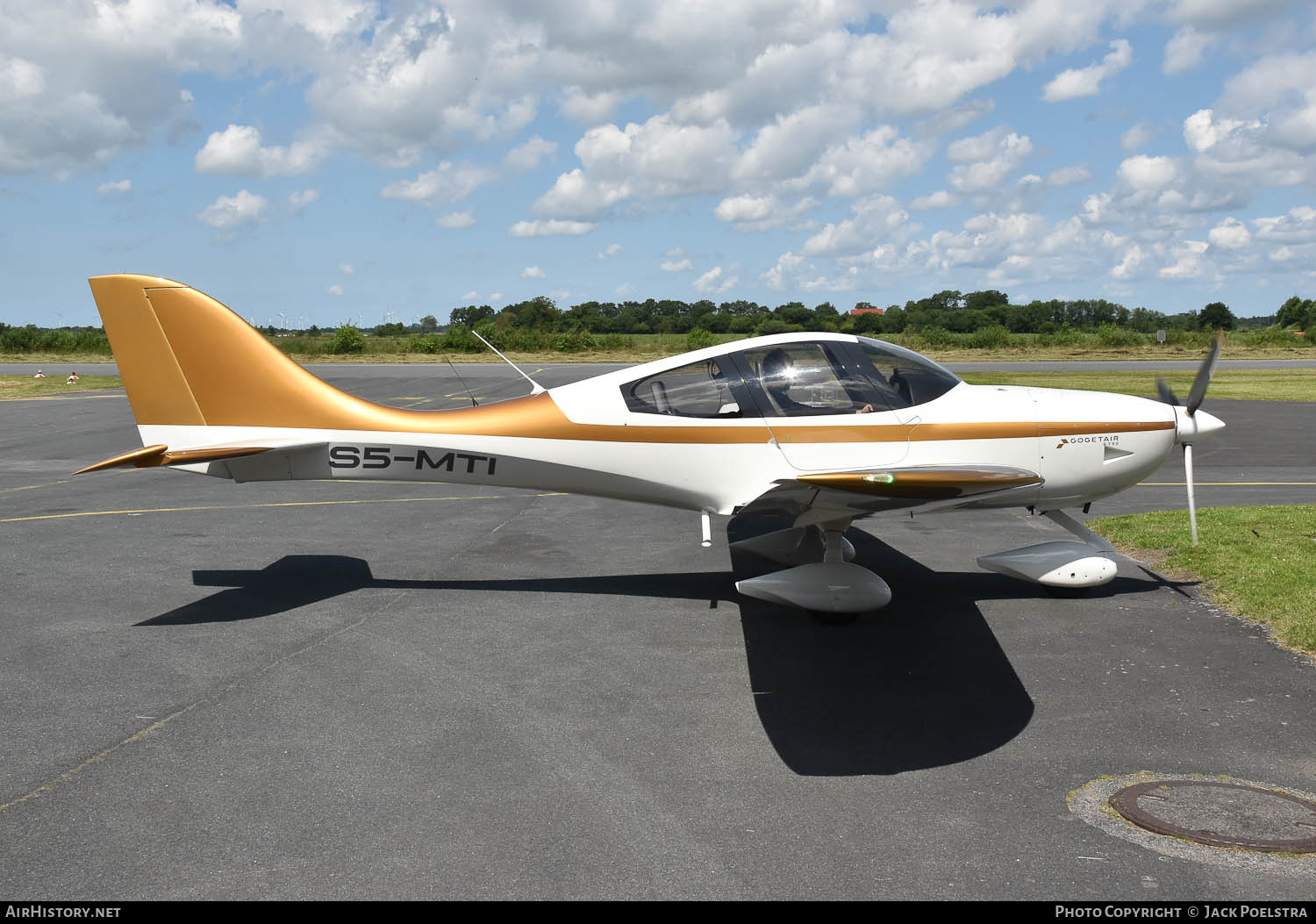 Aircraft Photo of S5-MTI | Gogetair One G750T | AirHistory.net #700512