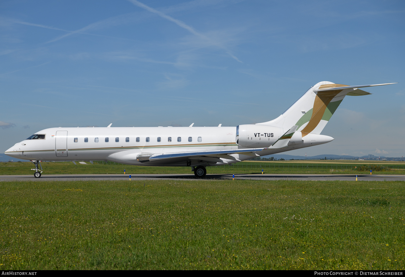 Aircraft Photo of VT-TUS | Bombardier Global Express XRS (BD-700-1A10) | AirHistory.net #700549