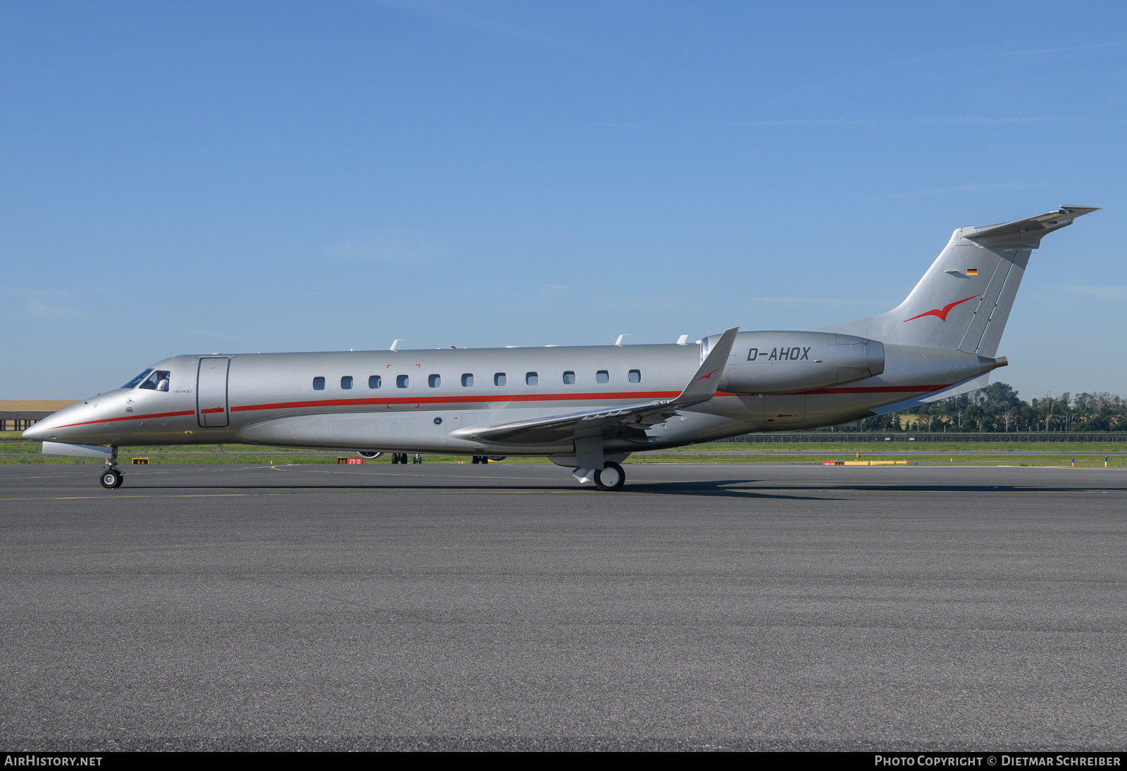 Aircraft Photo of D-AHOX | Embraer Legacy 650 (EMB-135BJ) | VistaJet | AirHistory.net #700554
