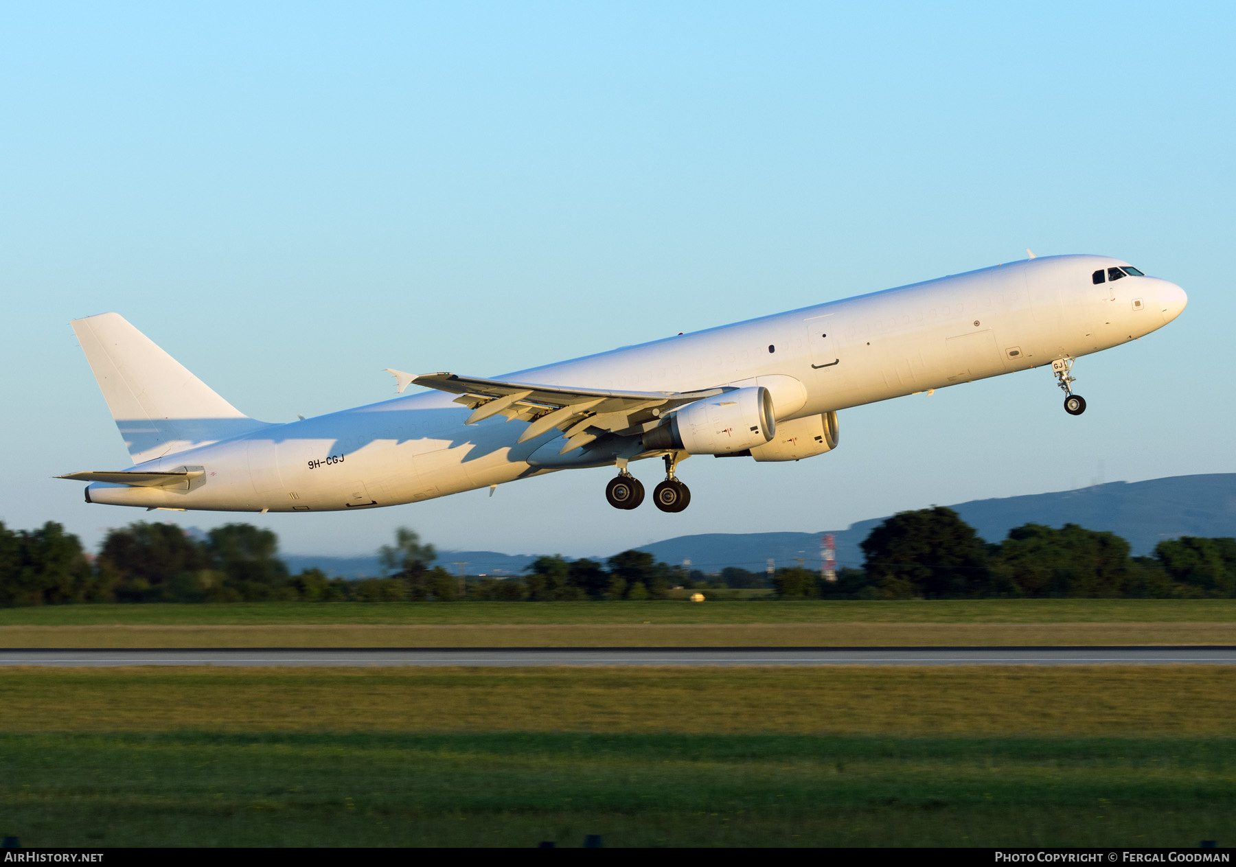 Aircraft Photo of 9H-CGJ | Airbus A321-211/P2F | AirHistory.net #700673